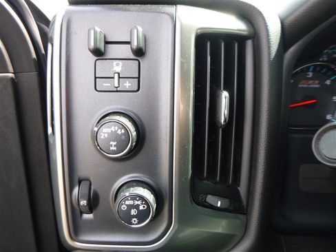 Used 2018 Chevrolet Silverado 1500 LT w/ All Star Edition AWD/4WD image 17