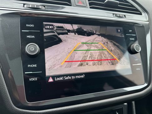 Used 2024 Volkswagen Tiguan SE image 10