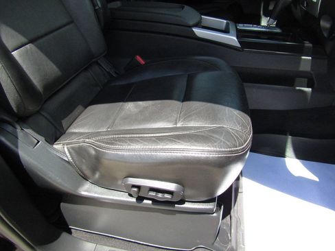 Used 2014 Nissan Titan PRO-4X AWD/4WD image 17