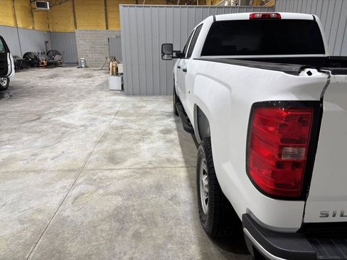 Used 2018 Chevrolet Silverado 2500 W/T w/ WT Convenience Package image 9