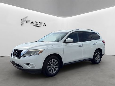 Used 2015 Nissan Pathfinder S FWD image 1