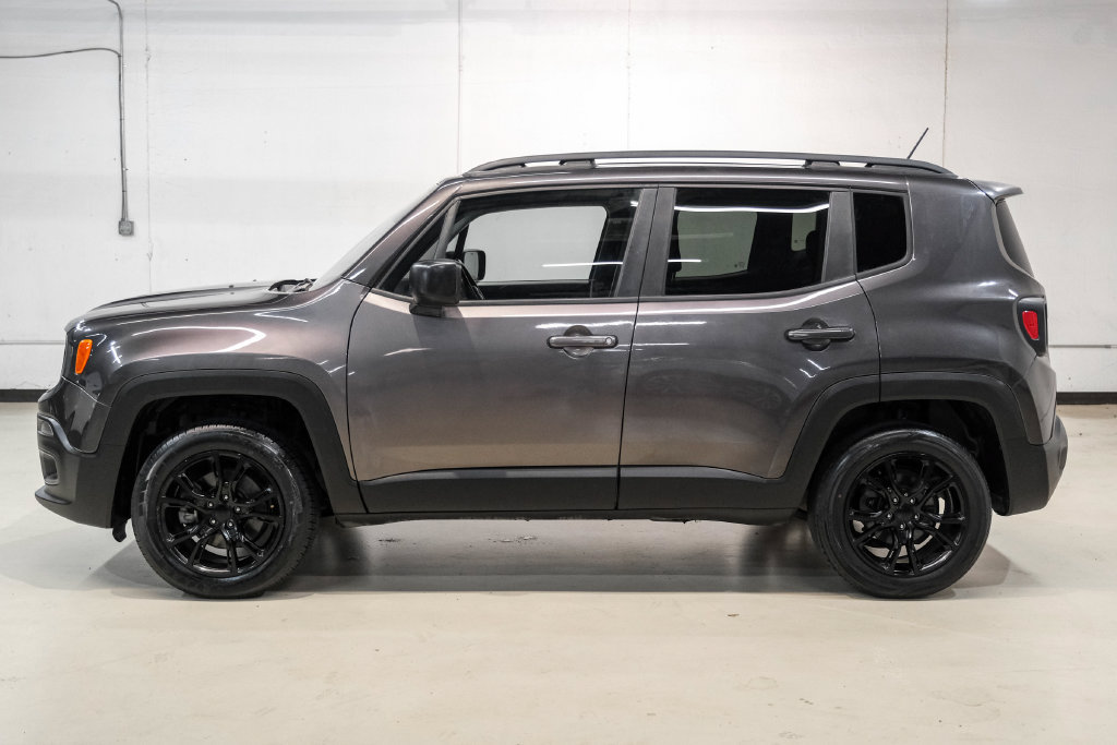 Used 2017 Jeep Renegade Latitude w/ Cold Weather Group AWD/4WD image 11
