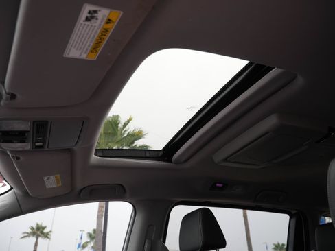Used 2024 Honda Odyssey Touring image 12