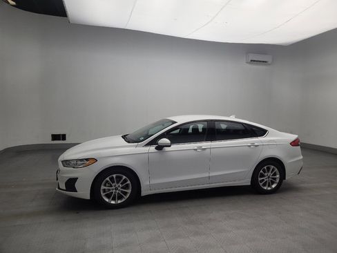 Used 2020 Ford Fusion SE image 2