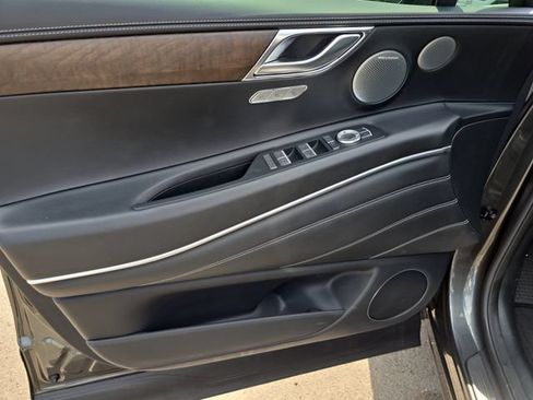 Used 2025 Genesis GV80 2.5T Prestige AWD/4WD image 18