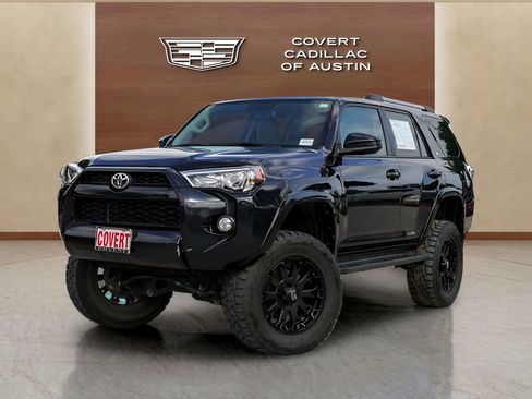 Used 2019 Toyota 4Runner SR5 AWD/4WD image 1