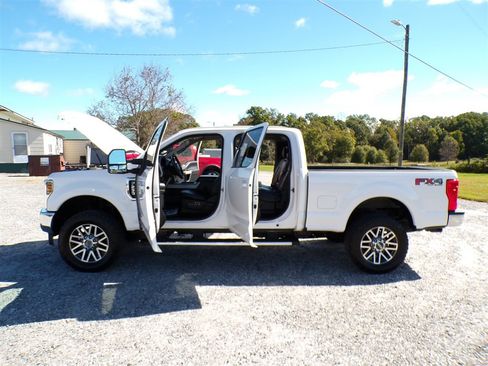 Used 2019 Ford F250 Lariat w/ Lariat Value Package image 22
