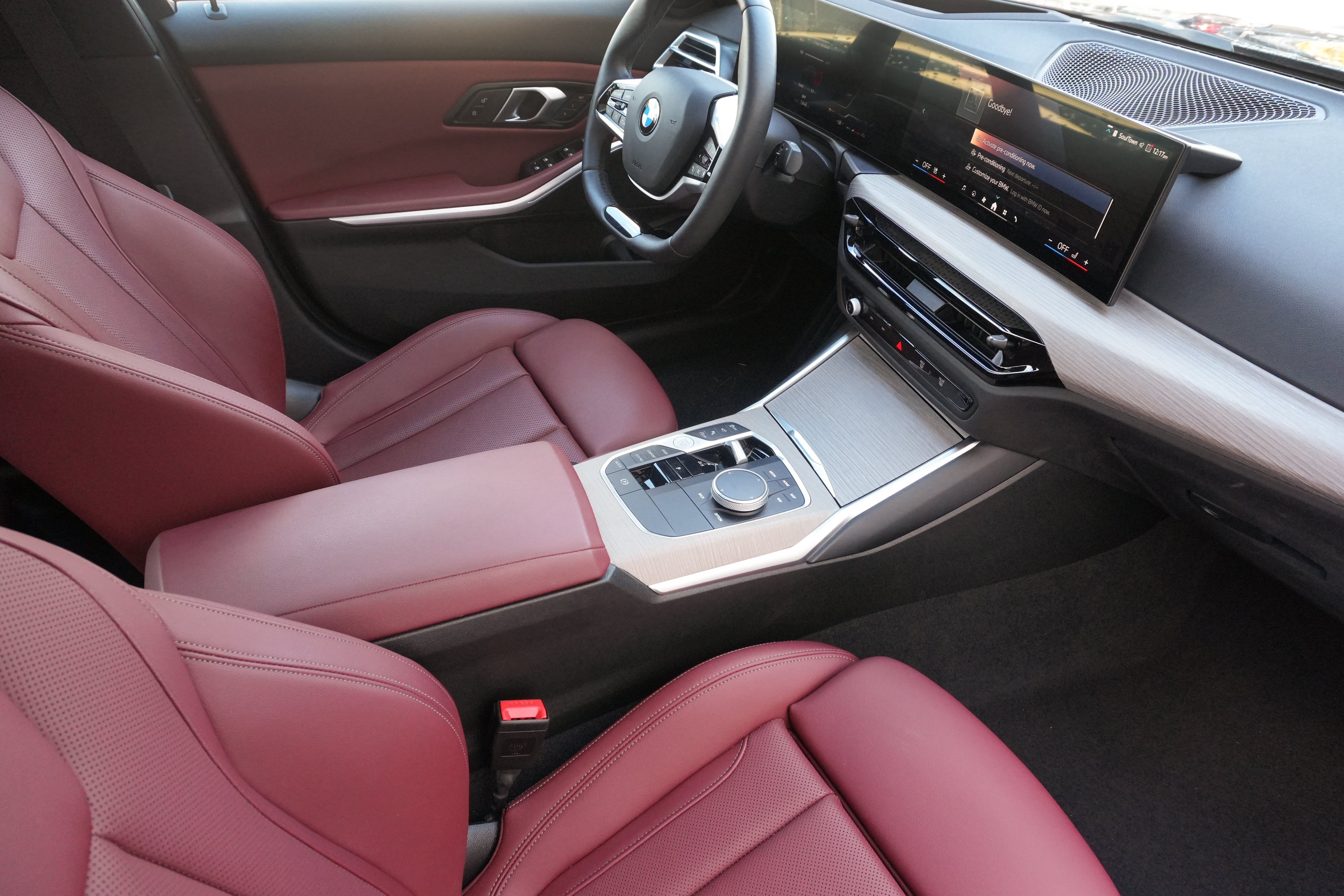 Certified 2025 BMW 330i Sedan RWD image 11