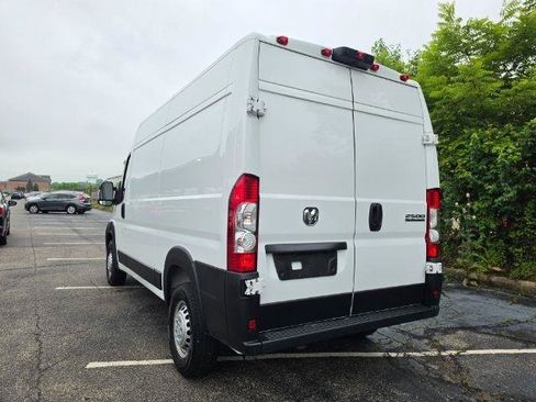 Used 2025 RAM ProMaster 2500 w/ Convenience Group FWD image 6