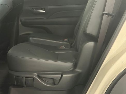 Used 2024 Toyota Grand Highlander XLE image 23