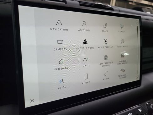 New 2025 Land Rover Defender 130 X-Dynamic SE image 32