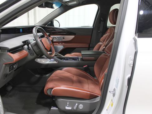 Certified 2024 Lincoln Nautilus Black Label w/ Jet Appearance Package (87T) image 3