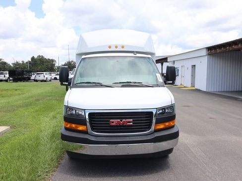 New 2025 GMC Savana 3500 w/ Power Convenience Package RWD image 3