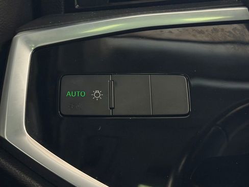Used 2022 Audi Q3 2.0T Premium w/ Convenience Package AWD/4WD image 14