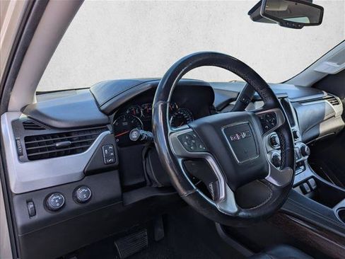 Used 2017 GMC Yukon XL SLT AWD/4WD image 12