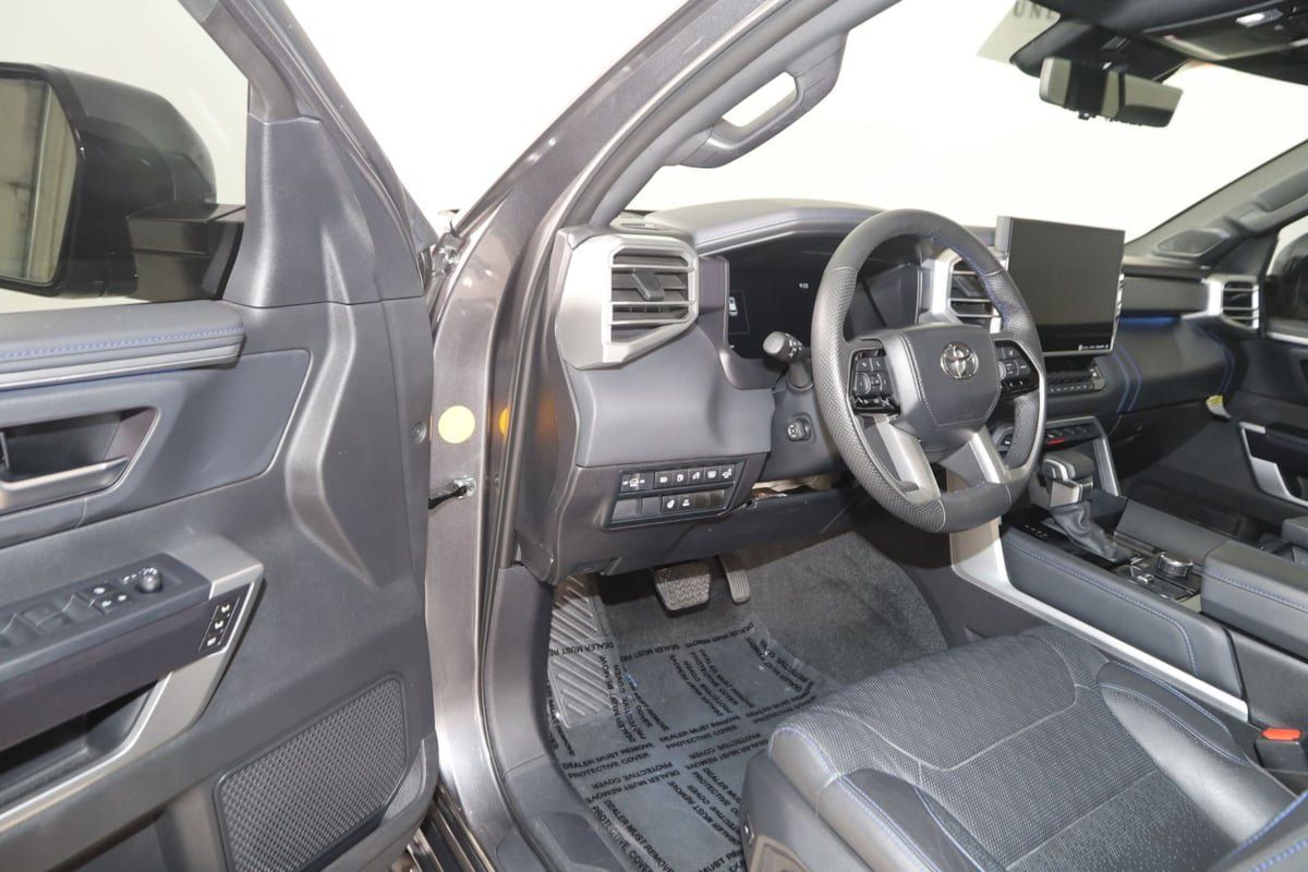 Used 2024 Toyota Sequoia Platinum AWD/4WD image 53