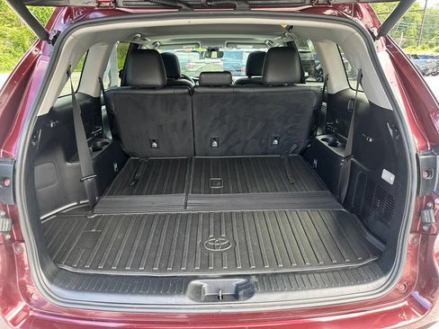 Used 2017 Toyota Highlander XLE AWD/4WD image 29