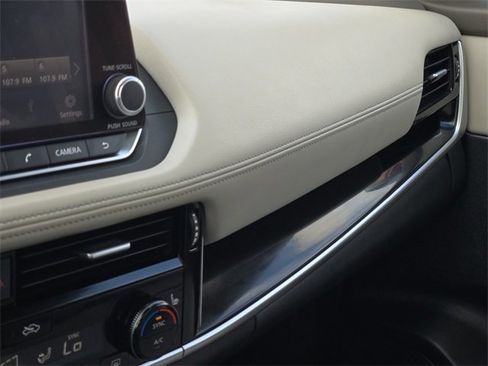 Used 2022 Nissan Rogue SL image 28