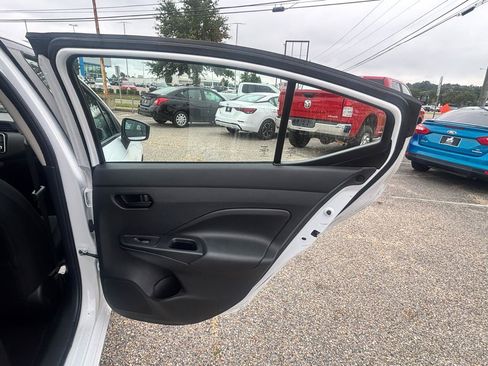 Used 2023 Nissan Versa S FWD image 55