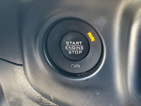 Used 2022 Jeep Wrangler Unlimited Rubicon image 41