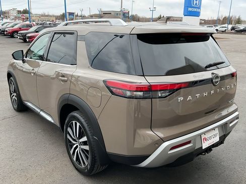 Used 2023 Nissan Pathfinder Platinum image 7
