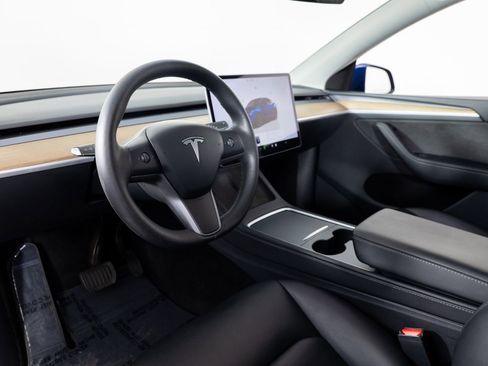 Used 2024 Tesla Model Y Long Range image 13