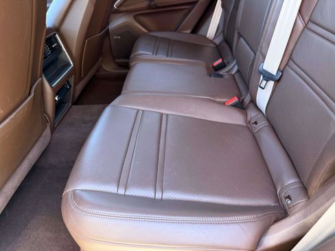 Used 2023 Porsche Cayenne Platinum Edition image 48