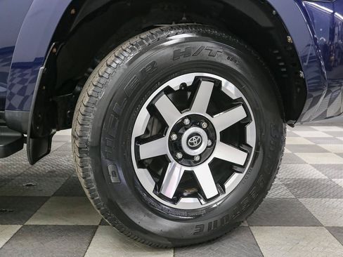 Used 2019 Toyota 4Runner TRD Off-Road AWD/4WD image 14