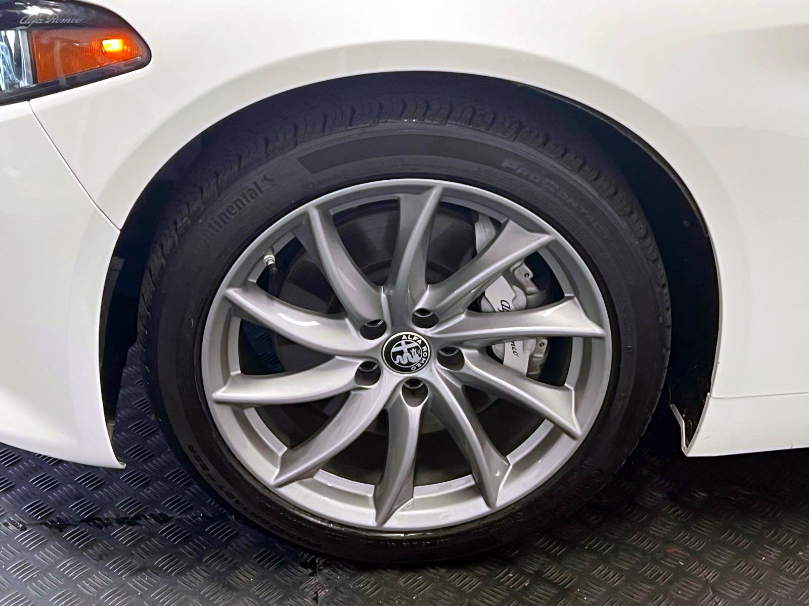 Used 2024 Alfa Romeo Giulia Ti AWD/4WD image 12