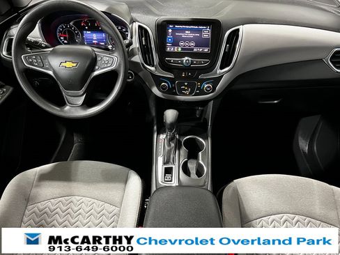 Used 2022 Chevrolet Equinox LS w/ LS Convenience Package image 2