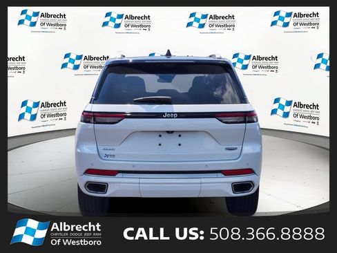 Used 2022 Jeep Grand Cherokee Summit w/ Adv Protech Group IV AWD/4WD image 4