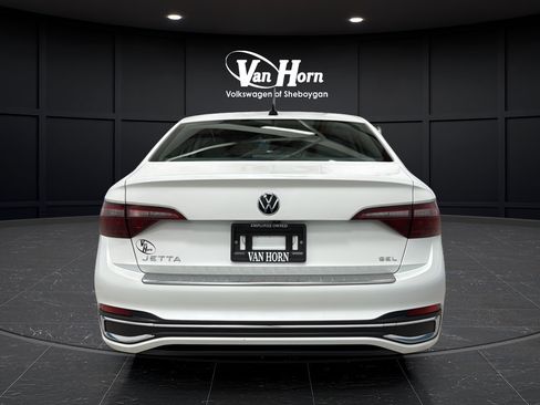 Used 2023 Volkswagen Jetta SEL FWD image 6