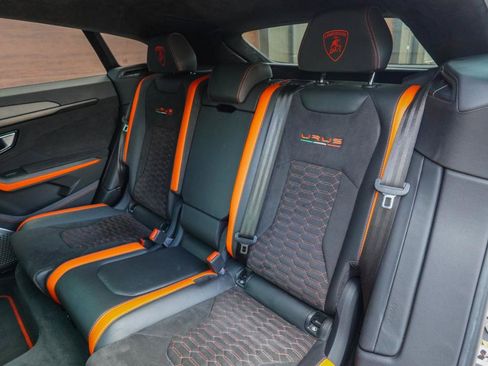 Used 2022 Lamborghini Urus AWD/4WD image 6