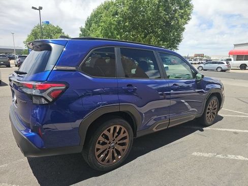 Used 2025 Subaru Forester Sport w/ Popular Package #2 AWD/4WD image 5