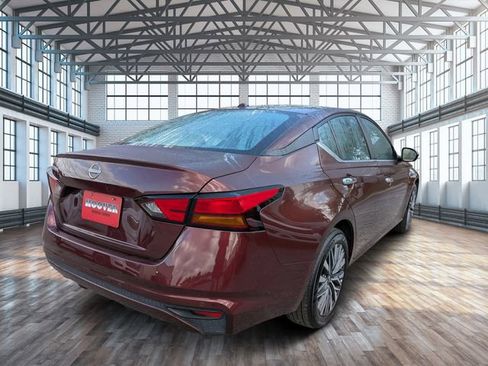 Used 2025 Nissan Altima 2.5 SV image 4