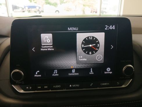 Used 2023 Nissan Rogue S AWD/4WD image 20