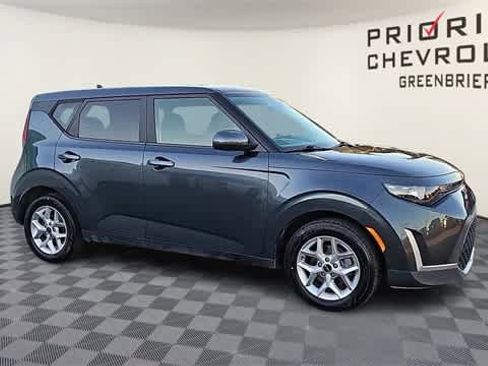 Used 2023 Kia Soul LX w/ Option Group 015 image 2