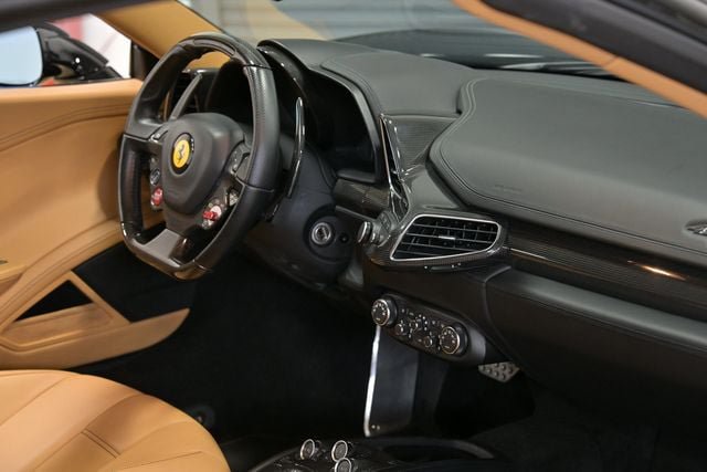 Used 2013 Ferrari 458 Spider RWD image 47