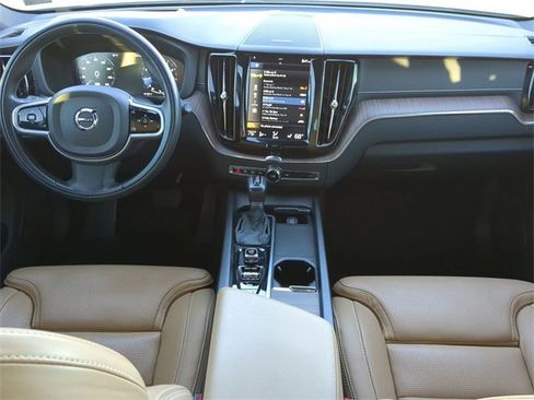 Used 2021 Volvo XC60 T5 Inscription w/ Advanced Package image 14
