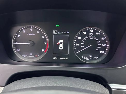 Used 2016 Hyundai Sonata Limited w/ Option Group 05 FWD image 16