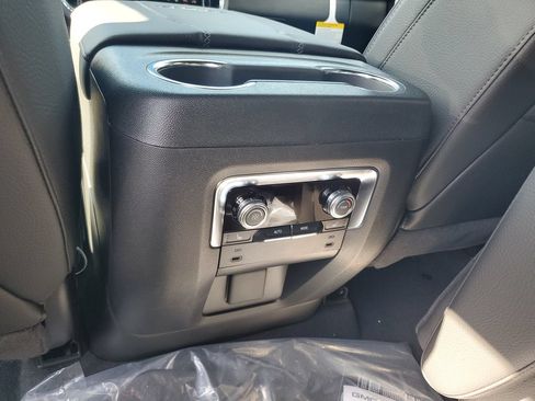 New 2026 GMC Yukon Denali RWD image 16