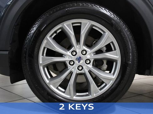 Certified 2022 Ford Explorer XLT w/ Equipment Group 202A image 15