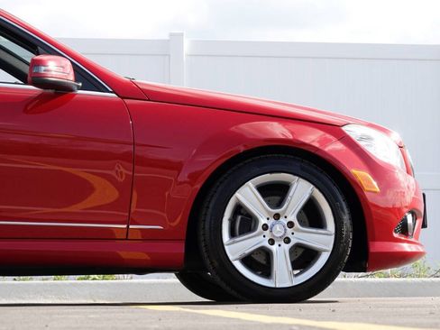 Used 2010 Mercedes-Benz C 300 Sedan image 22