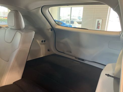 Used 2019 Jeep Cherokee Limited image 26