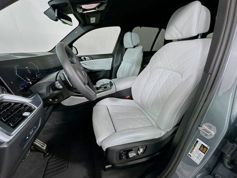 Used 2025 BMW X5 sDrive40i w/ Executive Package RWD image 21