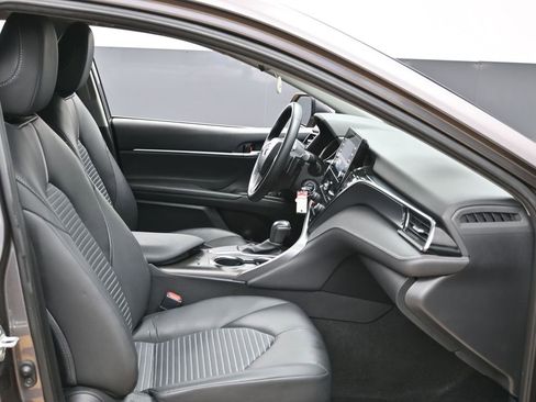 Used 2024 Toyota Camry SE image 31