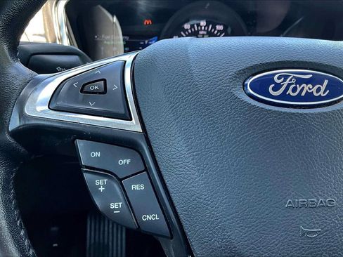 Used 2017 Ford Fusion SE w/ Equipment Group 201A FWD image 24