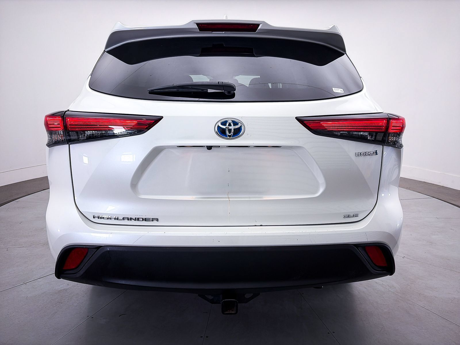 Used 2020 Toyota Highlander XLE AWD/4WD image 11