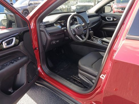 New 2026 Jeep Compass Latitude image 8