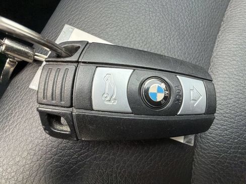 Used 2011 BMW 335i Convertible RWD image 28